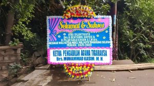 Toko Bunga di Periuk